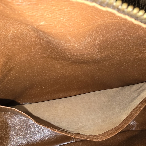 Louis Vuitton Messenger cross-body - Picture 10 of 14